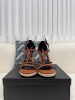 YSL Saint Laurent Logo High-Heeled Wedge Straw Leather Sandals / Heel Height 10.5CM - 图片 3