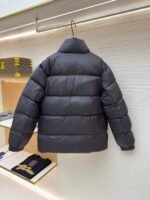 Moncler patch-branded down jackets - 图片 7