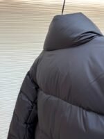 Moncler patch-branded down jackets - 图片 12